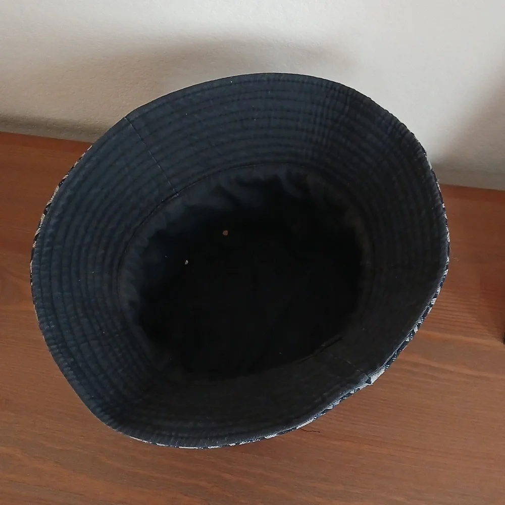 BUCKET HAT - Picture 3 of 6